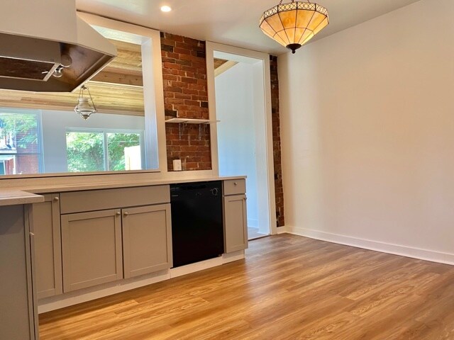 kitchen - 2615 Stayton St