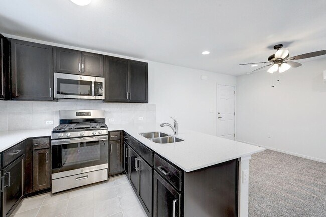 Foto del edificio - 8417 Looksee Ln