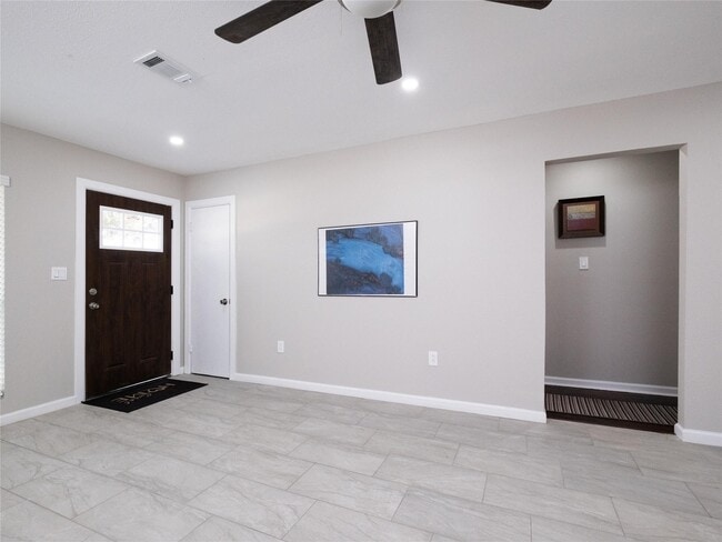 Building Photo - 3215 Soway St