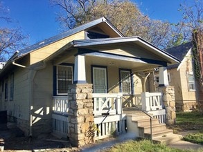 Building Photo - 4022 E 68th Terrace