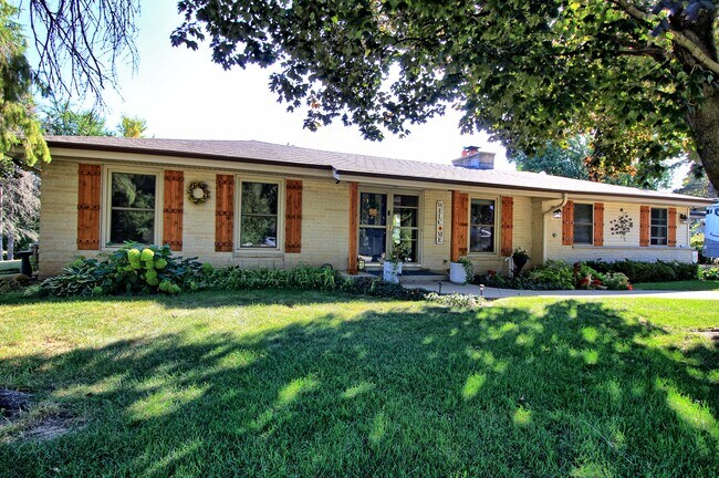 Foto del edificio - 12049 W Grange Ave