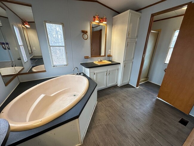 Building Photo - Spacious 3 bedroom, 2 bath singlewide in A...