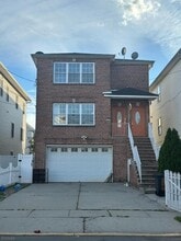 Building Photo - 1028 Lafayette St