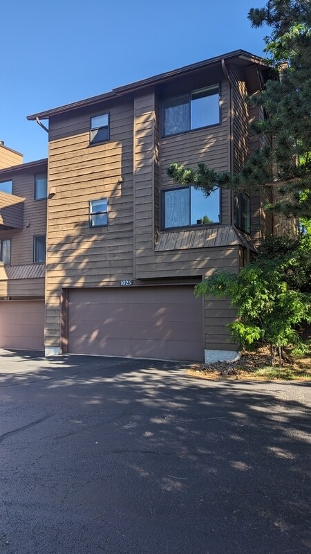 Foto principal - 1025 Moorings Dr
