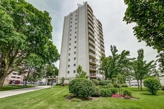 Building Photo - 511 Guelph Line