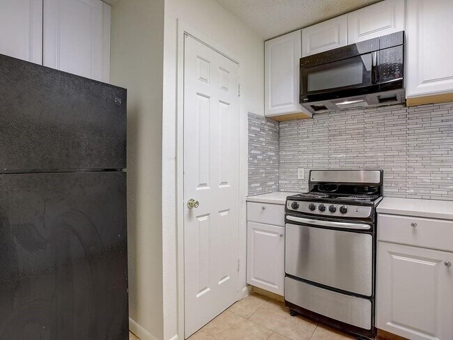 Foto del edificio - 711 W 21st St
