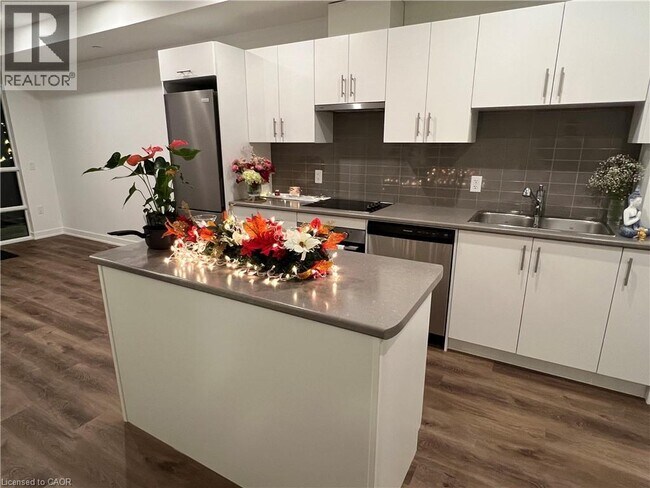 Photo du bâtiment - 461 Green Rd