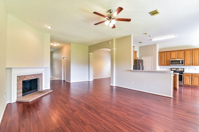 Foto del edificio - 2730 Hazy Creek Dr