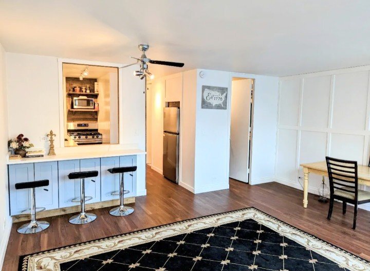 Photo - 1 E Scott St (Chicago, IL)