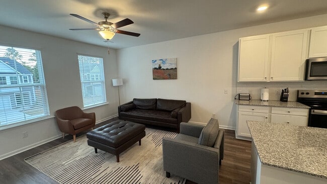 Building Photo - 134 Roxanne Dr