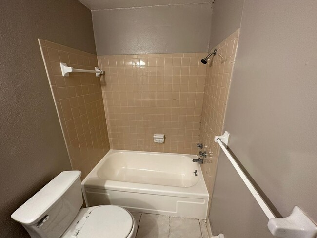 Building Photo - Green Tee - # 206