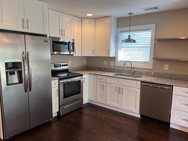 Photo - Old Hickory Charmer House