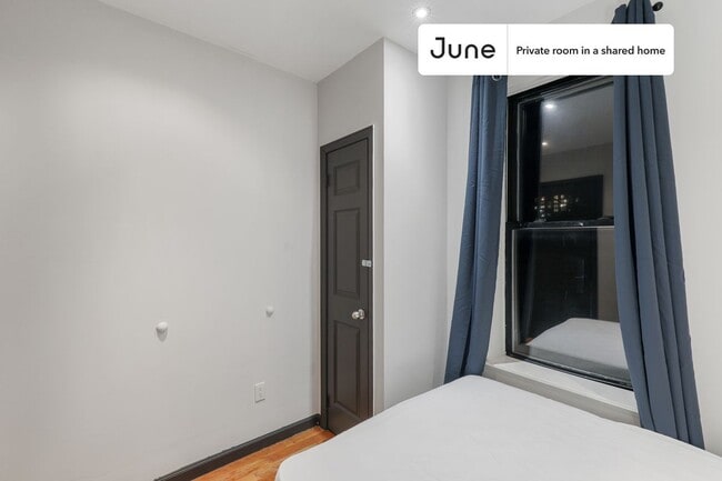 Building Photo - Room in Shared 3 bed/1 bath home in Upper West Side