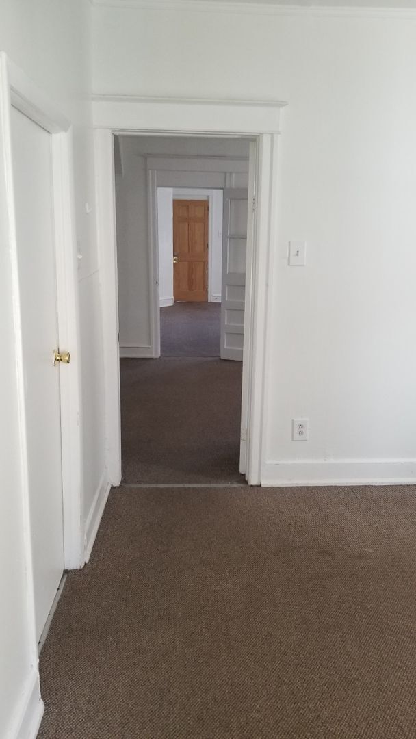 Foto del edificio - 5259 Whitaker Ave