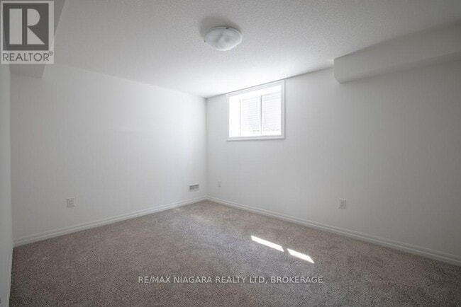 Building Photo - 158 Hillcrest Rd