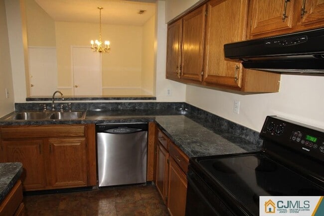 Building Photo - 9006 Tamarron Dr