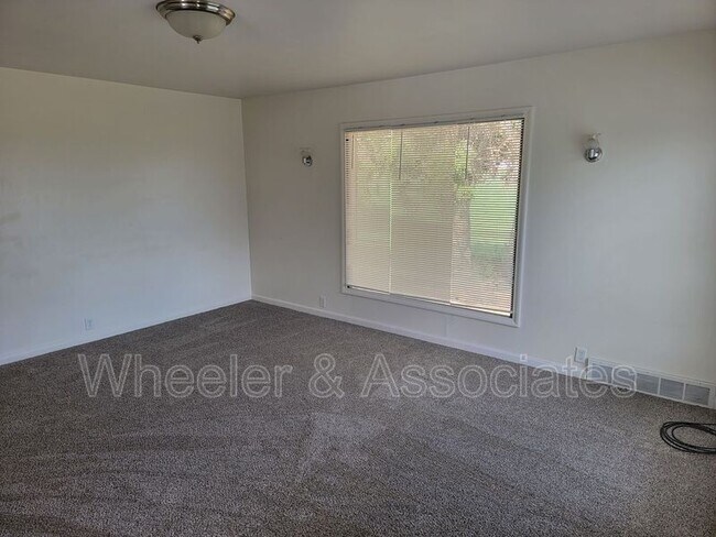 Building Photo - 138 W Lomond View Dr