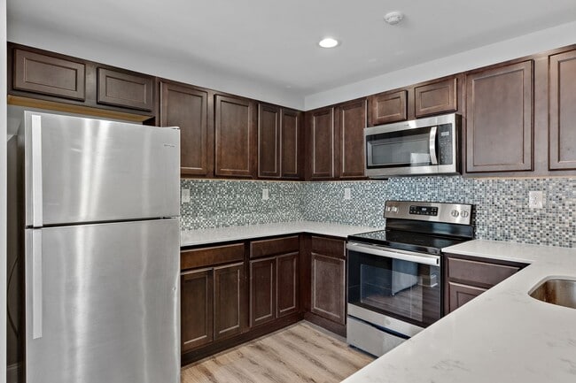 Building Photo - 536 Madison Ave