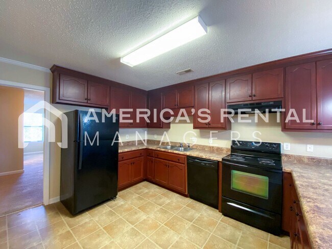 Foto del edificio - 77 Jackson Ln