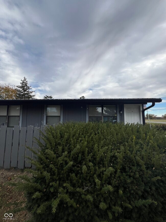 Building Photo - 2000 Indianapolis Rd