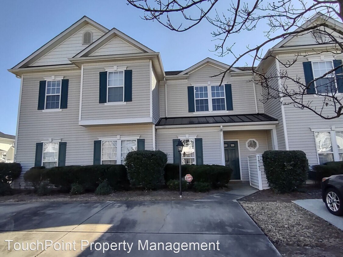 2 br, 2.5 bath House 14742 Lions Pride Ct House Rental in Charlotte