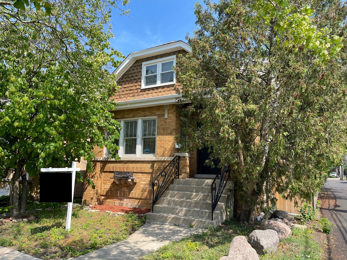 5614 W Cornelia Ave, Chicago, IL 60634 House Rental in Chicago, IL