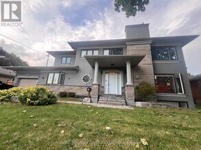 Building Photo - 30 Meadowacres Dr