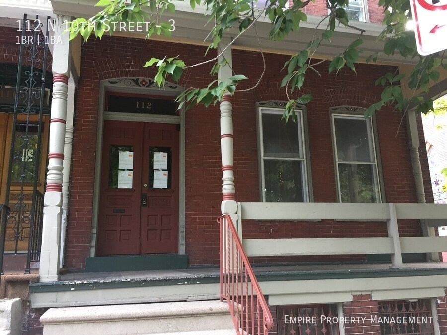 Primary Photo - 3rd Floor: 1 Bedroom / 1 Bathroom Apartmen...