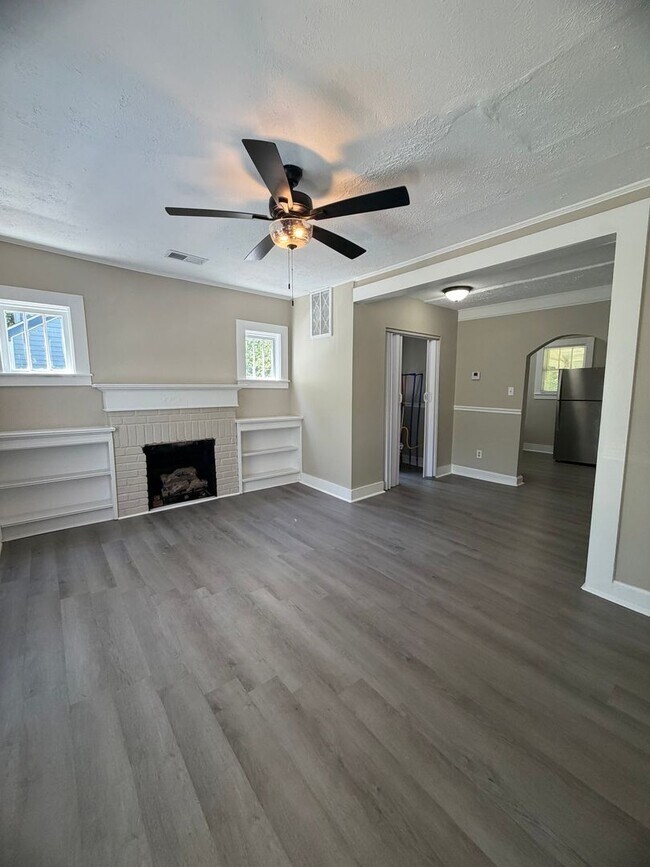 Foto del edificio - Open The Door To Your New Home! FIRST MONTH'S RENT FREE!!!!