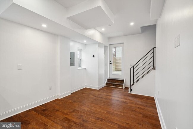 Building Photo - 835 Corinthian Ave