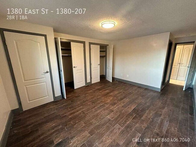 Foto del edificio - 1380 East St