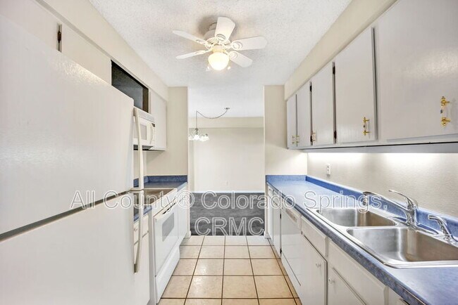 Building Photo - 411 Lakewood Cir