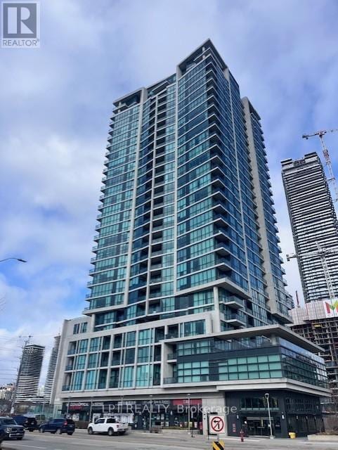 Building Photo - 3985 Grand Park Dr