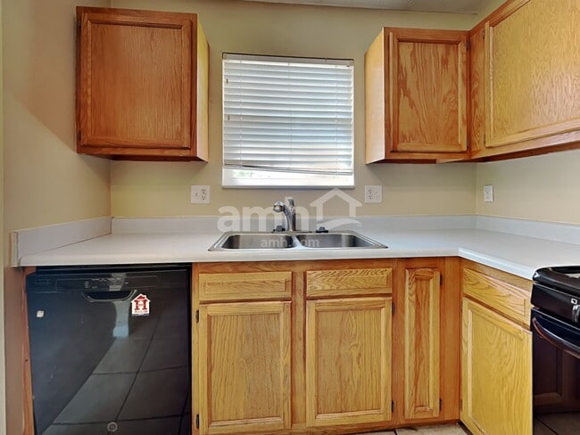 Building Photo - 2565 Chateaugay Ct