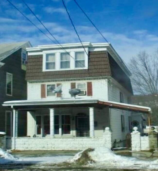 Building Photo - 225 West Ave