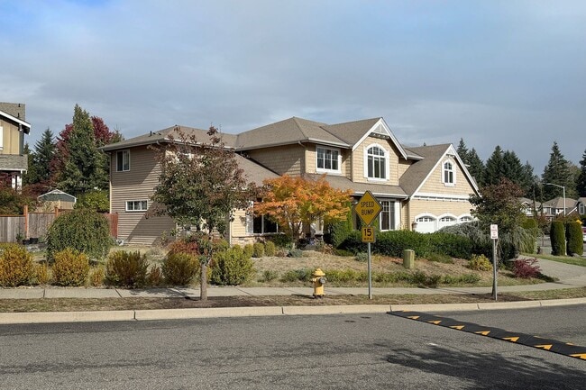 Building Photo - 4bd/2.5ba Lynnwood House