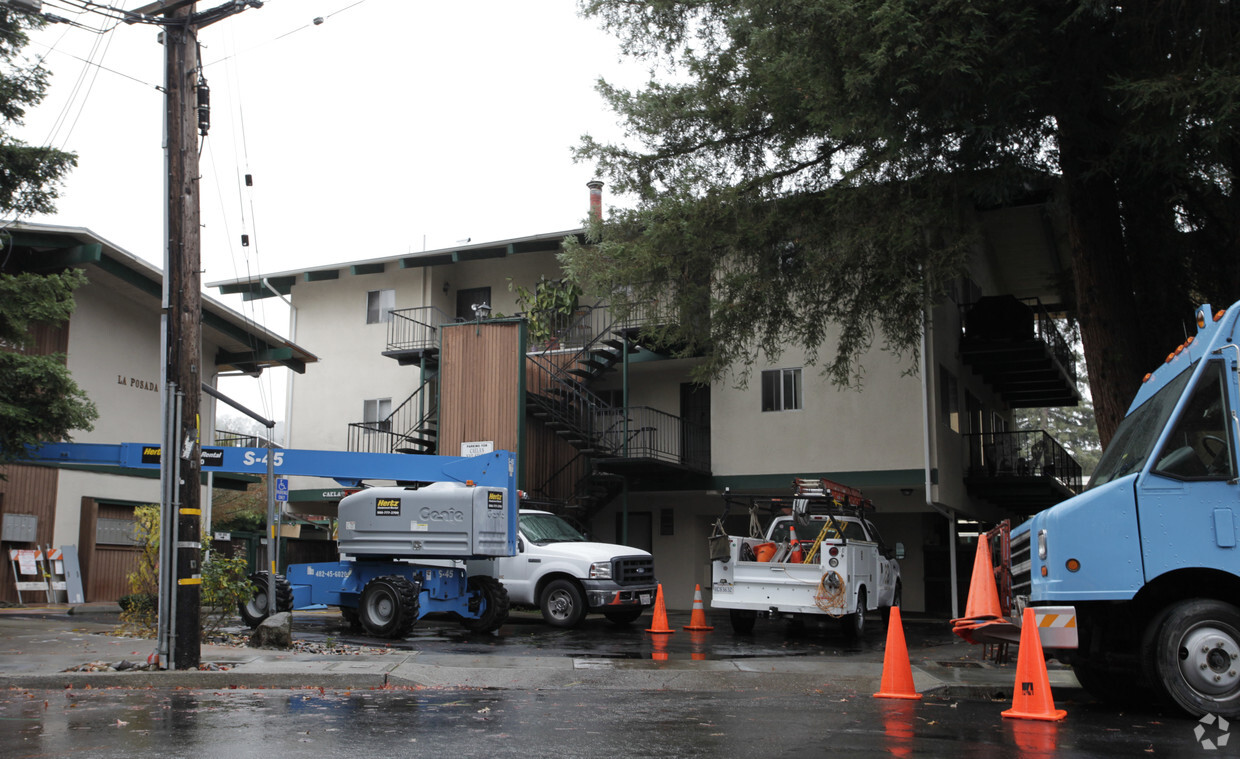 Building Photo - La Posada Apartments