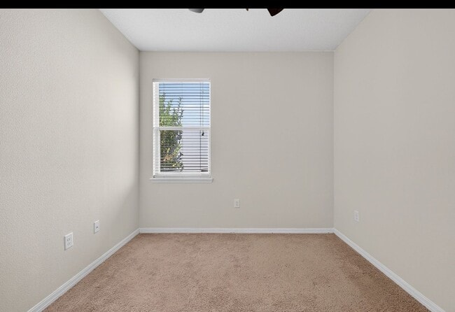 Foto del edificio - 3263 Olivera Way