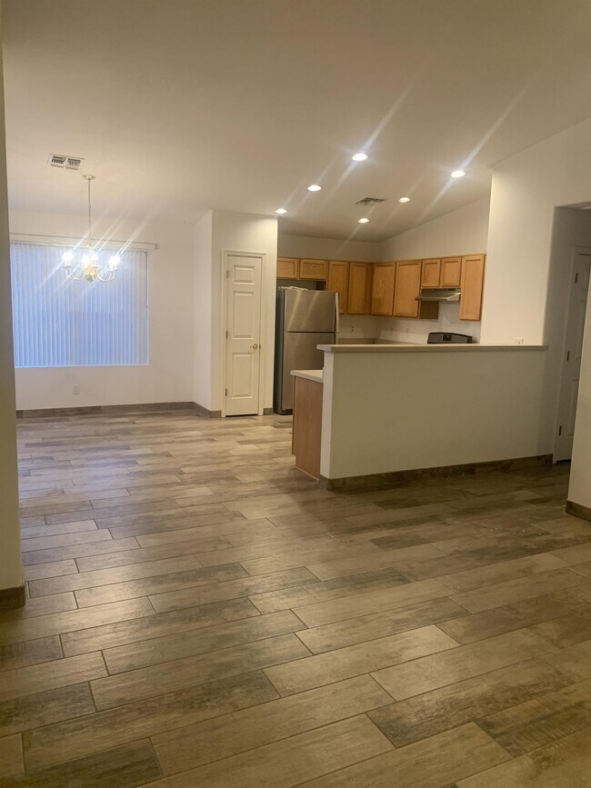 Foto del edificio - 8722 N Joanna Dr