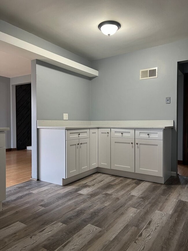 Building Photo - 3 Bedroom 2 Bathroom House in Lansing !!!!...