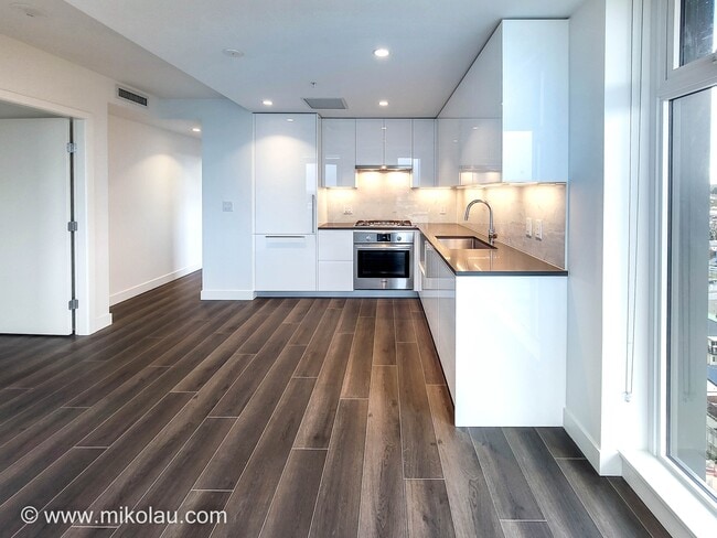 Photo du bâtiment - 8181 Chester St