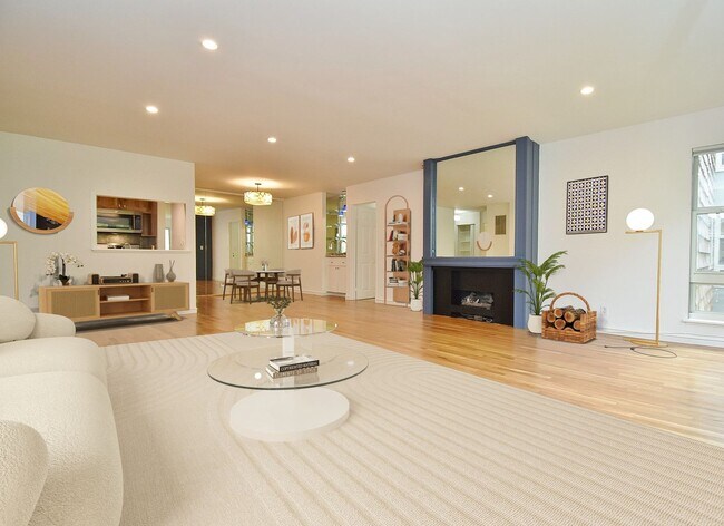 Foto del edificio - Spacious 2 BR/2 BA in Desirable Diamond Heights w/Fireplace, Pool, Gym, Library, Meeting Room, Ga...