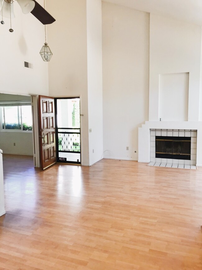 Foto del edificio - 3 Bed, 2.5 Bath Two-Story Home in Rancho Penasquitos!