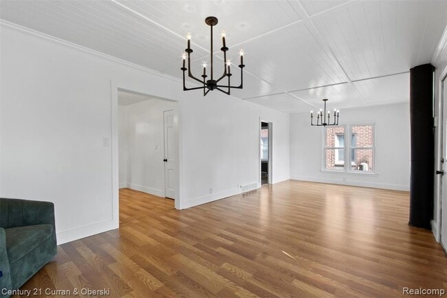 Building Photo - 916 N Melborn St