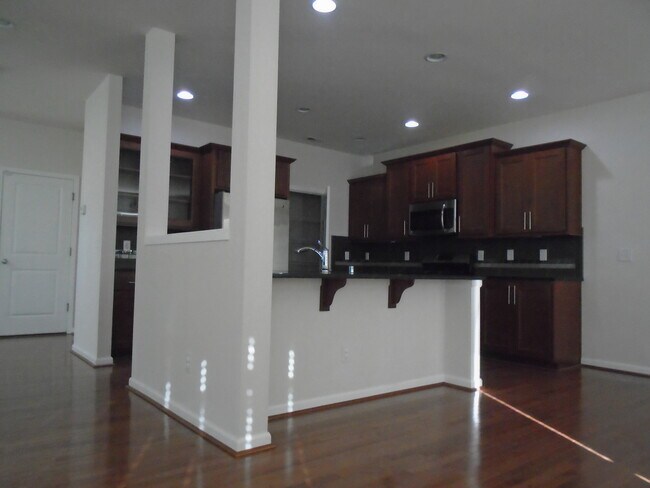 Foto del edificio - 3 Bedroom Bothell, Sommerwood Home