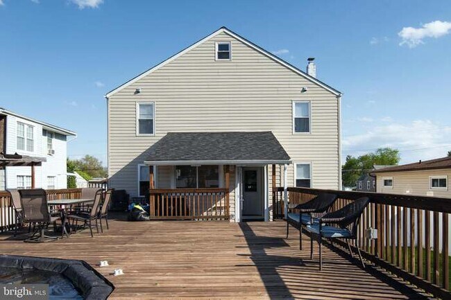 Back deck - 518 Virginia Ave