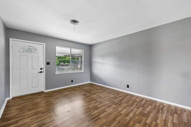 Foto del edificio - 7940 Chaparral Dr