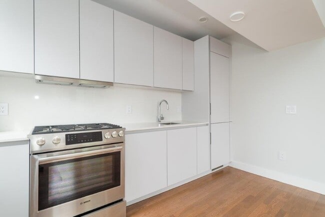 Building Photo - 123 Highland Ave