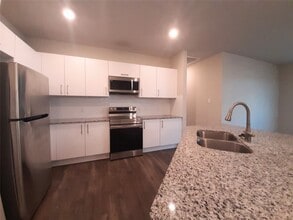 Building Photo - 9881 Grosbeak Ln