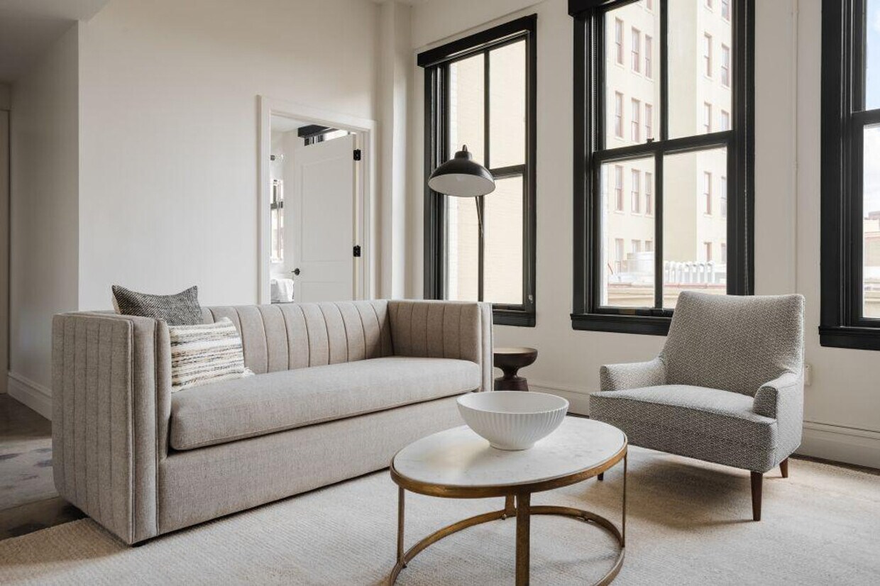 Foto principal - 505 E Travis St